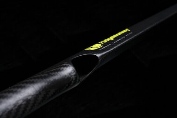 RidgeMonkey Vrhací tyč Carbon Throwing Stick Matte Edition 20mm (RM127)