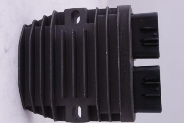 CFMOTO Originální regulátor dobíjení na Gladiator X8