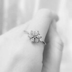 Prsten se zirkony Lorenza květina, Stříbrná