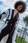Dámský dlouhý Cardigan F1498 Černá s bílou mix - Fobya černá s bílou 40/42