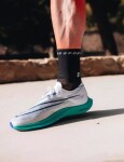 Kompresní běžecké ponožky Compressport Pro Marathon Socks V2.0 Black/White Velikost: EU