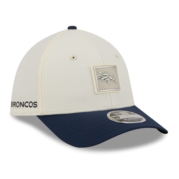 New Era Pánská kšiltovka Denver Broncos NFL 2026 Training Camp 39THIRTY Flex Navy Velikost: M/L