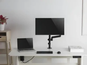 Equip černá / Stolní držák monitoru / 17"-32" / nosnost 9 kg / naklápěcí, otočný / VESA 100×100 (650132)