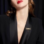 Brož ve tvaru vážky s opálem Théa, Zlatá