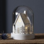STAR TRADING Svítící dekorace - Hidden Cottage, bílá barva, čirá barva, sklo, dřevo, plast
