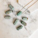Ocelový náhrdelník Enrica, amulet tyrkys, chirurgická ocel, Zlatá 45 cm + 5 cm (prodloužení)