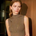 Dlouhý náhrdelník s tygřím okem a zirkony Aurelia, Zlatá 80 cm