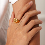 ELENYS Heart Angel – pozlacený prsten 18K žluté zlato Velikost: 7 (EU: 54-56)