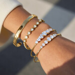 ELENYS Althea – pozlacený náramek 18K žluté zlato Délka náramku: Průměr 5,6 cm / Pro zápěstí 16-18 cm