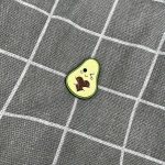 Pinarna.cz Mrkající avokádo objímající svou pecku ve tvaru srdíčka