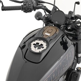Bf73 objímka pro úchyt tankruksaku Givi \"Tanklock\" na víčko nádrže HD Sportster S 1250 (21-25)