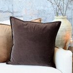 Chic Antique Sametový povlak na polštář Aix Mocca 50 × 50 cm, hnědá barva, textil
