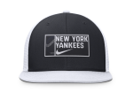 Nike Pánská kšiltovka New York Yankees MLB Primetime Dri-Fit Pro Structured Square Bill Trucker Cap Velikost: S/M