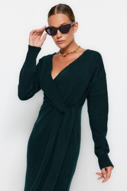 Trendyol Smaragdově zelený maxi svetr Měkké texturované, dvouřadé límec vlasové šaty