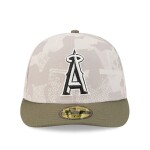 New Era Pánská kšiltovka Los Angeles Angels MLB 2025 Authentic Armed Forces Pre-Curved 59FIFTY Fitted Velikost: 7 1/4