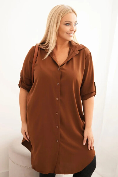 Dámská košilová šaty Plus Size s delším zadním dílem a ohrnutým rukávem tmavě camelová UNI