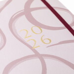 Busy B Denní diář Pink Ribbon Day a Page A5 – 2026, růžová barva, papír