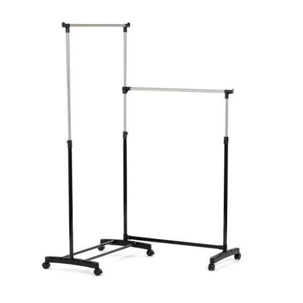 Věšák dvouramenný, černý plast.