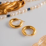 ELENYS Bold Dome Hoops – pozlacené náušnice 18K žluté zlato