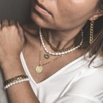 Perlový náramek Antonella Gold - řiční perla, chirurgická ocel, Zlatá 16 cm + 3 cm (prodloužení)