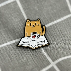 Pinarna.cz Hnědá kočička s knihou a kafíčkem