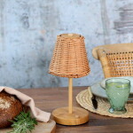 Chic Antique Stolní LED lampička Rattan Nature, přírodní barva, kov, proutí
