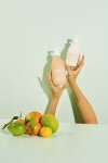 COMPAGNIE DE PROVENCE Hydratační mléko na ruce a tělo Sparkling citrus 300 ml, oranžová barva, bílá barva, plast