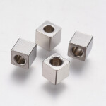 Korálek z nerezové oceli - kostka - 4 x 4 x 4 mm - 1 ks