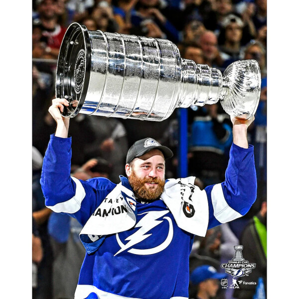 Fanatics Fotografie Victor Hedman Tampa Bay Lightning NHL 2021 Stanley Cup Champions Raising Cup Photograph 8" x 10"