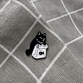 Pinarna.cz Černá kočička s pytlíkem rybiček