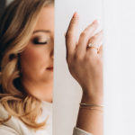 LUNICA Stříbrný zásnubní prstýnek GOLD Velikost prstenu: 8 (EU: 57-58) 0523_8