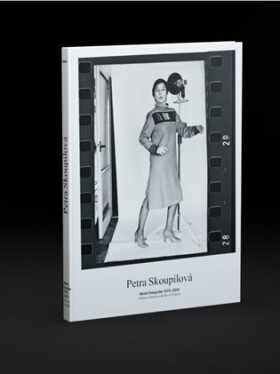 SKOUPILOVÁ: MÓDNÍ FOTOGRAFIE SKOUPILOVÁ: