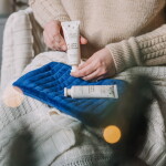 Grace Cole Sada kosmetiky v taštičce Bergamot/Ginger/Lemongrass, modrá barva, textil