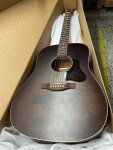 Art & Lutherie Americana Bourbon Burst (použité)