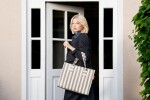 Stylová kabelka Reisenthel Daily Shopper Summerstripes coffee
