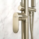 REA - Volně stojící baterie Logan Brush Gold REA-B2221