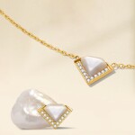 Ocelový náhrdelník Josiane - perleť a zirkony, Zlatá 39 cm + 7 cm (prodloužení)