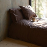 Storefactory Povlečení z organické bavlny Crinkle Espresso 150 × 210 cm, hnědá barva, textil