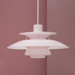 Louis Poulsen Závěsná lampa PH 5 Ø320 Opal Pale Rose, růžová barva, plast
