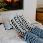 Charm Scandinavian Vlněné ponožky White/Black Snowflakes no. 22B 39/42, černá barva, textil
