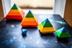 Kebo Toys Wedge-it Skládací pyramida set 30 ks