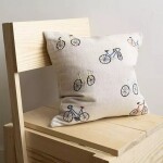 Fine Little Day Lněný povlak na polštář Bicycles 48 x 48 cm, béžová barva, textil