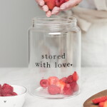 Bastion Collections Dóza s dřevěným víkem Stored with Love 18 cm nápis, sklo, dřevo