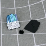 Pinarna.cz Read books and dismantle systems of oppression / Čtěte knihy a rozebírejte systémy útlaku