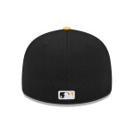 New Era Pánská kšiltovka Pittsburgh Pirates MLB 2025 Batting Practice Low Profile 59FIFTY Fitted Velikost: 7 3/8