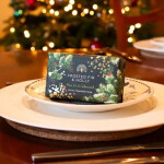 The English Soap Company Tuhé mýdlo Frosted Fir and Holly 190 g, zelená barva