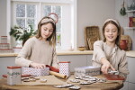 Ib Laursen Plechová dóza Christmas Garland, červená barva, kov