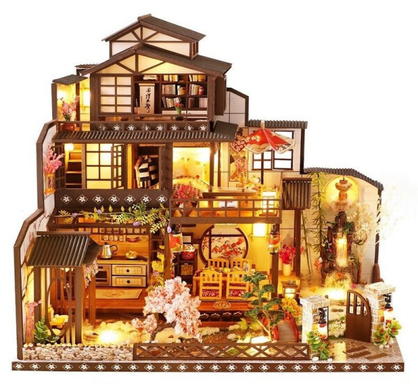 Miniatura domečku: Honosná sakurová vila