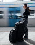 Batoh Db Hugger Backpack 30L Black out