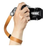 Peak Design Cuff Amber / Řemínek na zápěstí / kožený / pro fotoaparáty (LRS-WR-AM-1)